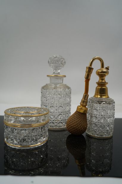 BACCARAT
Nécessaire de toilette en cristal...