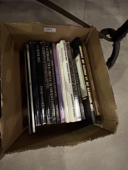 CURIOSA
Réunion de livres de charme dont...