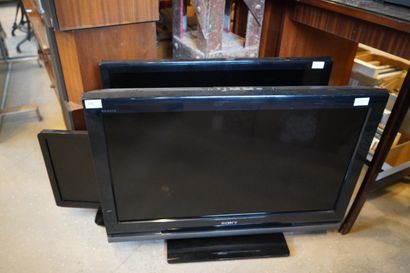Réunion de trois télévisions dont BRAVIA
En...
