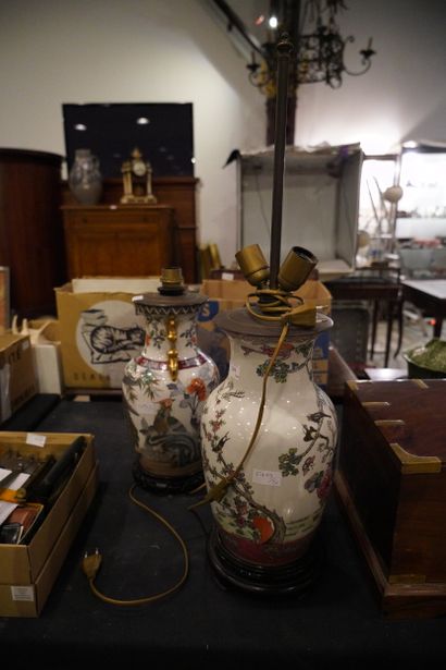 CHINE
Pied de lampe en porcelaine à décor...