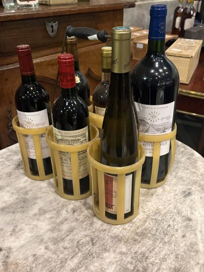 Réunion de six bouteilles de vin comprenant...