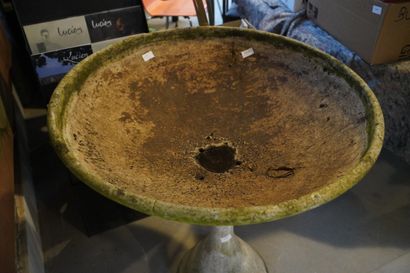 Dans le gout de Willy Guhl
Jardinière circulaire...
