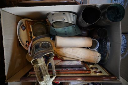 Militaria
3 cartons de bibelots divers
En...