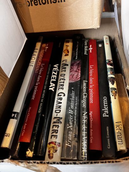 Réunion de livres et CD
En l'état