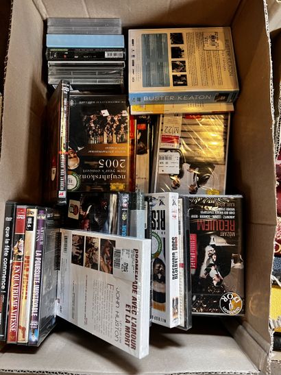 Réunion de DVD
6 cartons, en l'état
