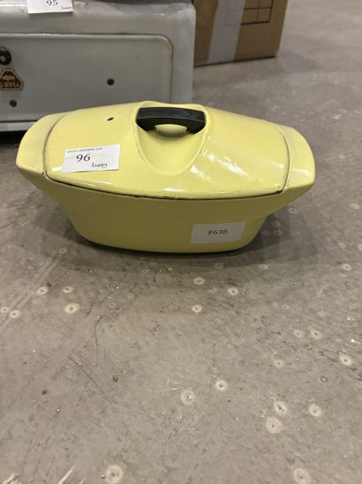 Raymond LOEWY pour Le Creuset
Petite marmite...