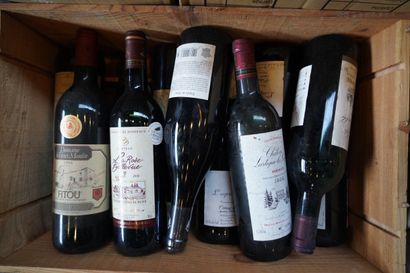 Réunion de bouteilles de vin dont Château...