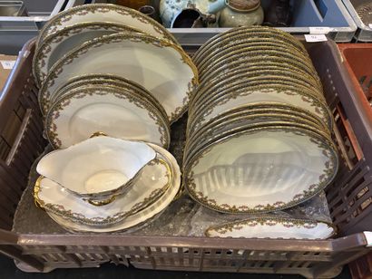 E.DUJARDIN
Partie de service de table en...
