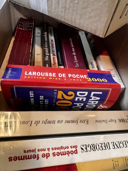 Réunion de livres et CD
En l'état