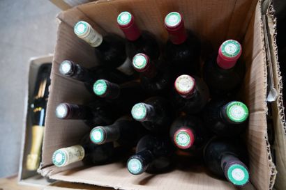 Réunion de bouteilles de vin dont Château...