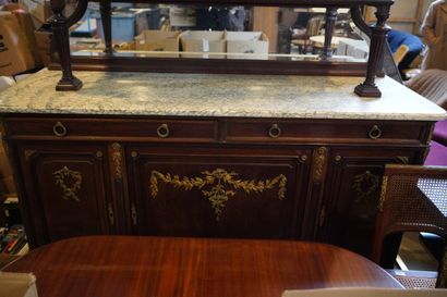 Buffet en bois verni, plateau de marbre blanc...