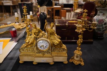 Garniture de cheminée en marbre blanc et...