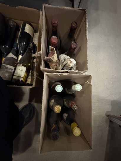 Réunion de bouteilles de vins.
En l'état...