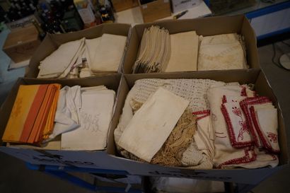 Importante réunion de linge de maison.
En...