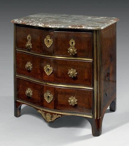 PETITE COMMODE ÉTROITE Placage de palissandre,...