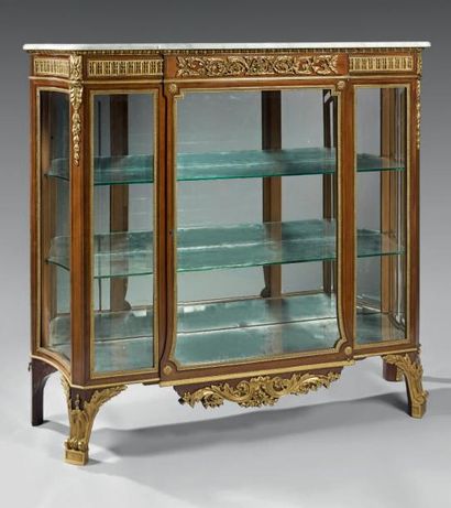 MEUBLE À HAUTEUR D'APPUI FORMANT VITRINE...