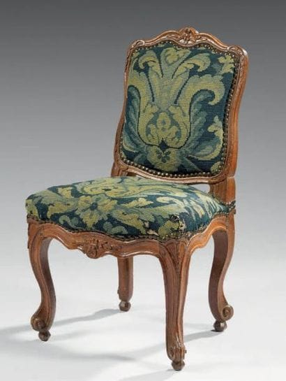 CHAISE D'ENFANT Bois naturel mouluré et sculpté,...