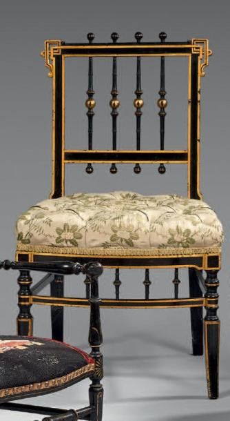 PAIRE DE CHAISES LÉGÈRES Bois laqué noir...