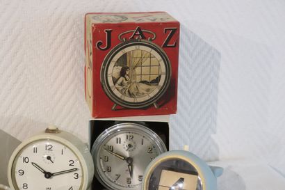 Lot de réveils anciens ou vintage dont JAZZ,...