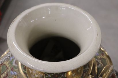 JAPON - SATSUMA - Vase balustre en céramique...