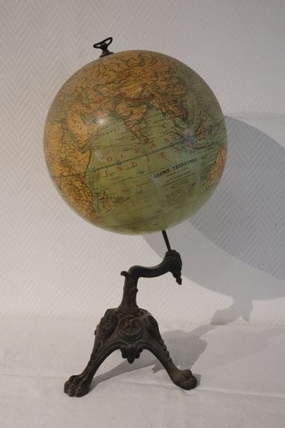 Globe terrestre Mappemonde XIXème, dressé...