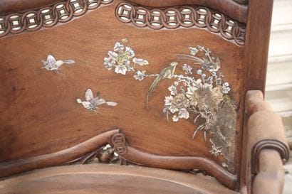 Paire de fauteuils d'apparat en bois dur...
