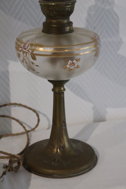Lot de 4 lampes dont une paire de lampes...