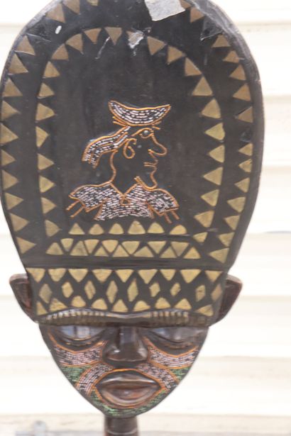 Souvenir de voyage - statuette en bois dur...