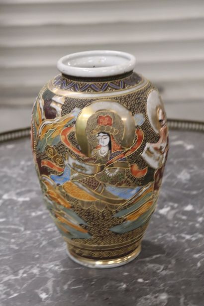 JAPON - SATSUMA - Vase balustre en céramique...