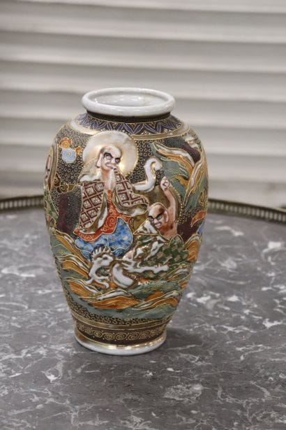 JAPON - SATSUMA - Vase balustre en céramique...