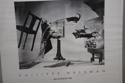 Lot de six encadrements divers, chromo, affiche,...