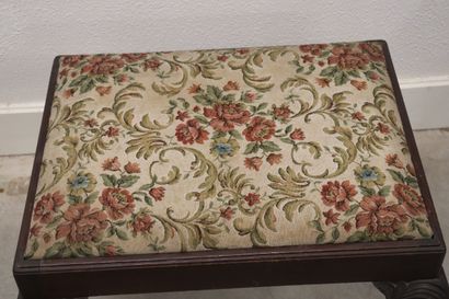 Tabouret Chippendale en bois naturel, pieds...