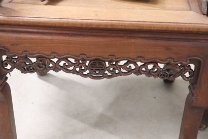 Paire de fauteuils d'apparat en bois dur...