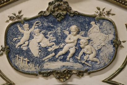 Miroir biseauté, cadre de style Louis XV...