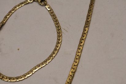 Un collier et une chaîne maille haricot en...
