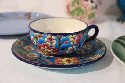 Longwy lot faïence : tasse et sous tasse,...