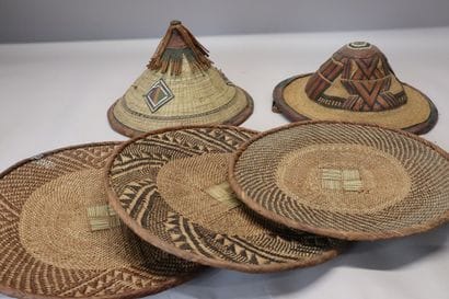 Lot de vannerie, artisanat africain, souvenir...