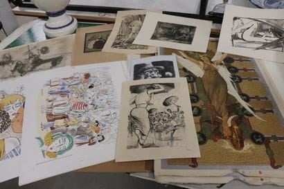 Lot de diverses estampes et affiches dans...