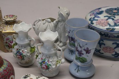 Lot de diverses céramiques dont vases soliflores,...