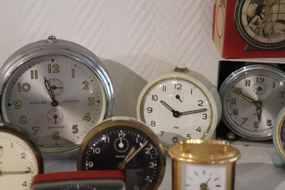 Lot de réveils anciens ou vintage dont JAZZ,...