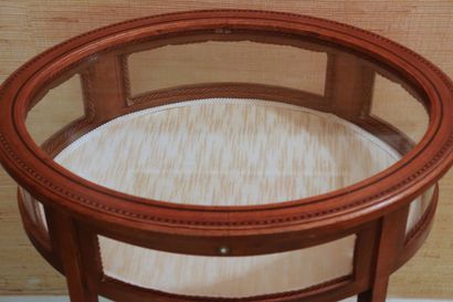 Table de milieu de style Louis XVI formant...