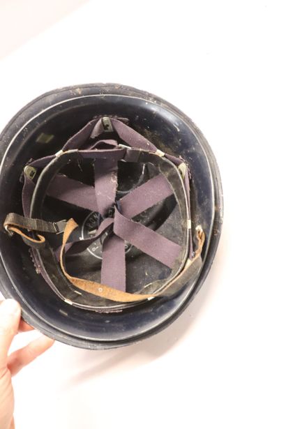 Casque de gendarmerie modèle 1951, avec son...
