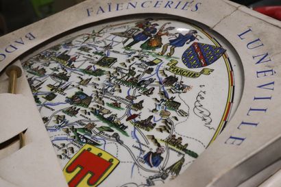 Stock neuf de faïences de Lunéville : plateaux...