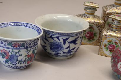 Lot de diverses céramiques dont vases soliflores,...