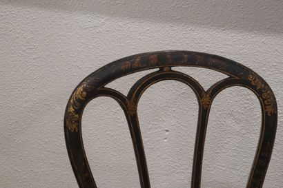 Paire de chaises charivari en bois noirci...