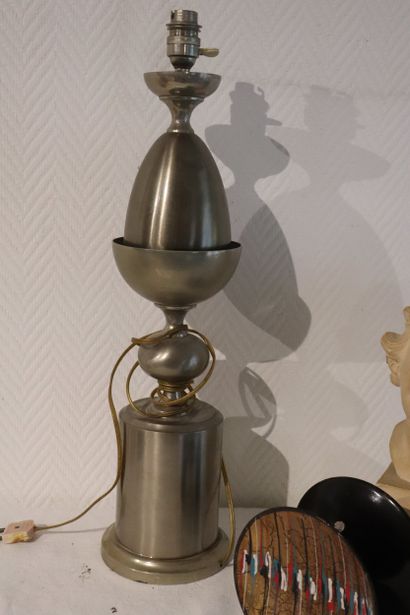 Lot avec une lampe métal 1970 Haut : 53cm,...