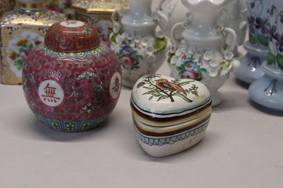 Lot de diverses céramiques dont vases soliflores,...