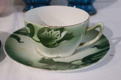 Longwy lot faïence : tasse et sous tasse,...