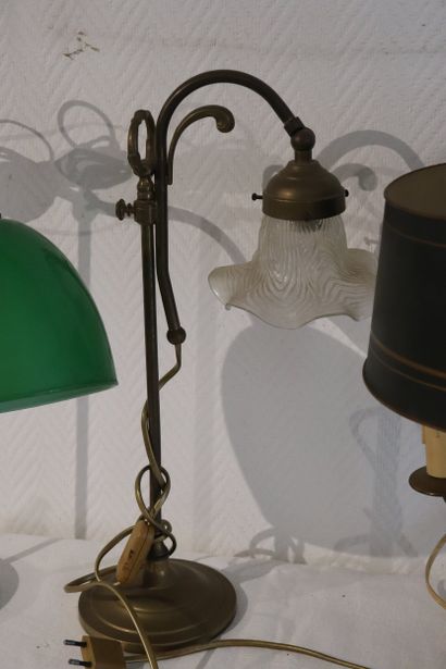 Une lampe bouillotte haut : 68cm et deux...