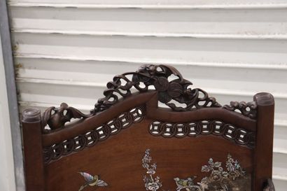 Paire de fauteuils d'apparat en bois dur...